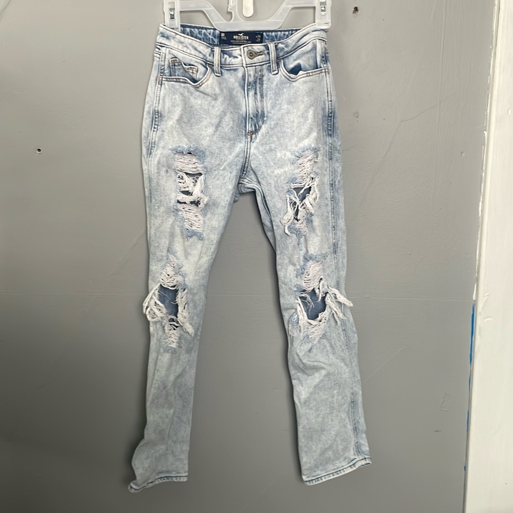 Hollister Women’s Size 24 Curvy High Rise Distressed light wash Jeans